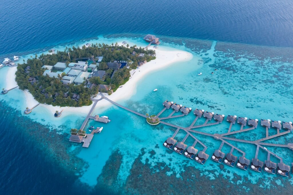 Maldives — Luxury Beach & Honeymoon Escape